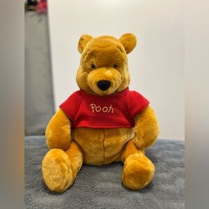 Walt Disney World Classic 26"  Winnie the Pooh